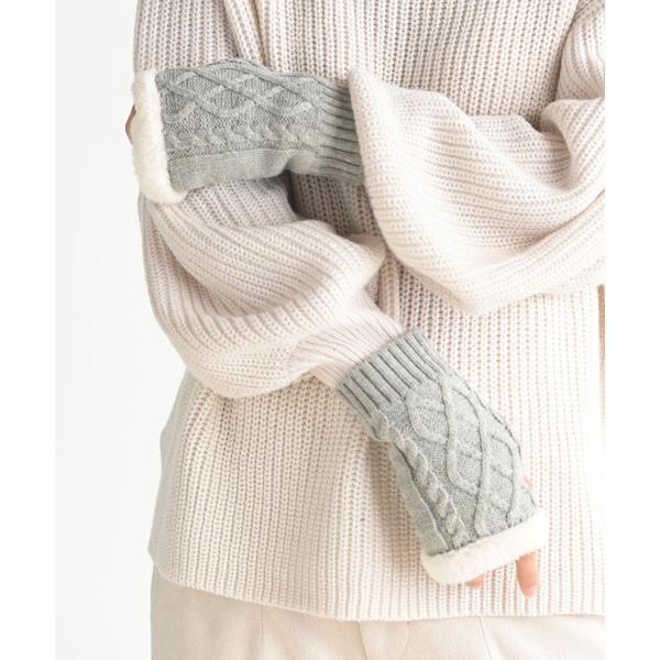 ケーブル編みハンドウォーマー