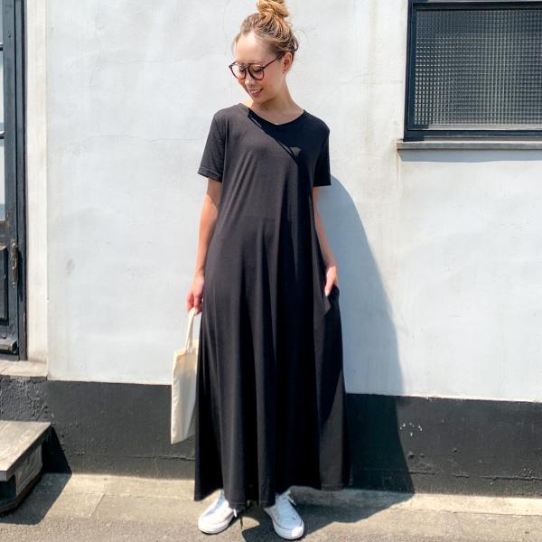 Aラインゆったり半袖マキシ丈ワンピース