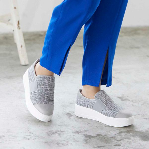 厚底スリッポンスニーカー