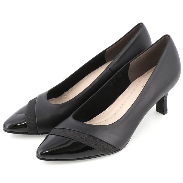 ポインテッドトゥ素材コンビパンプス