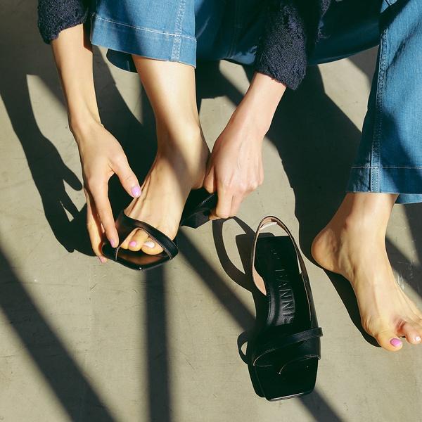 鳳山えり×Au BANNISTER　コラボアシンメトリーサンダル