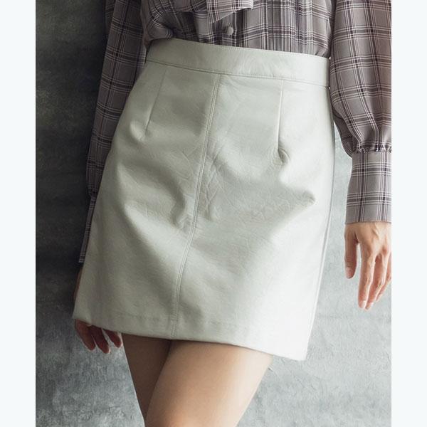 レザーフレアミニスカート