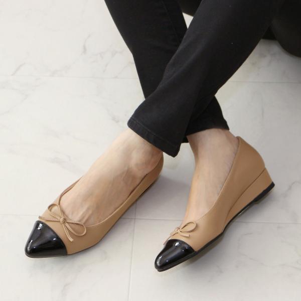 【23秋冬新作】ポインテッドトゥウエッジパンプス