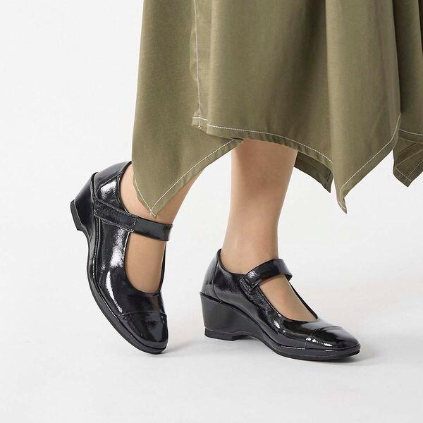 アンクルベルトスクエアパンプス