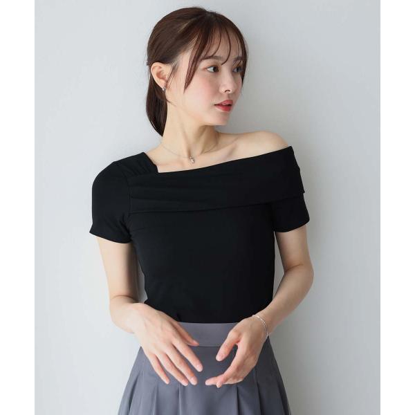 アシンメトリーオフショルトップス