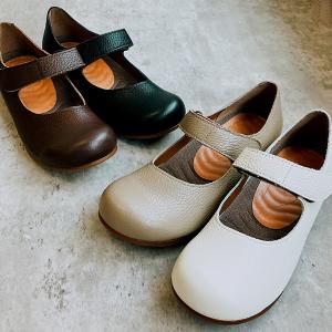 幅広 ラウンドトゥ レザーストラップ フラットシューズ