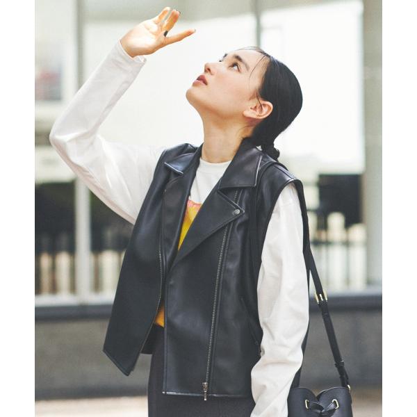 シンセティックレザーノースリーブジャケット
