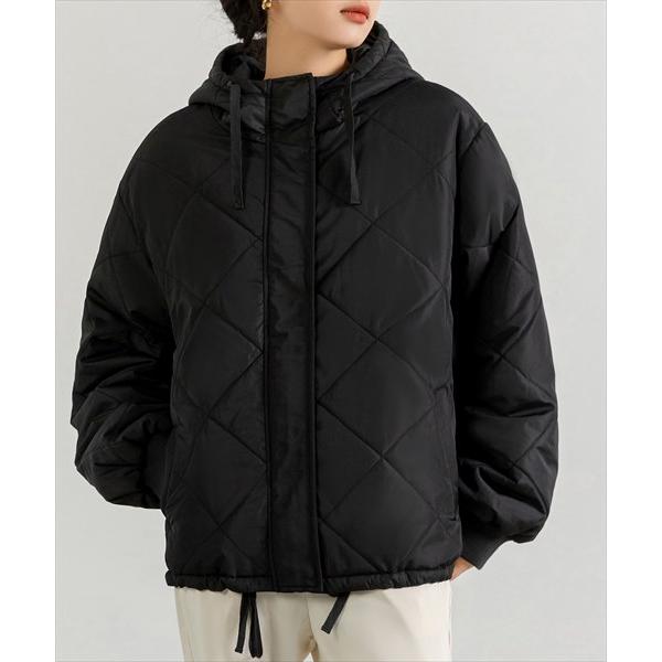 レディース もちっと見える袖まわり。メンズライクフード付きキルティングジャケット