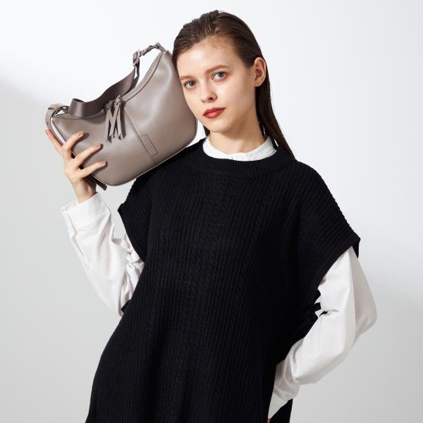 ハーフムーンボディショルダーバッグ