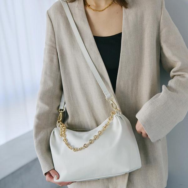 スムース レザー チェーン付き ショルダー バッグ