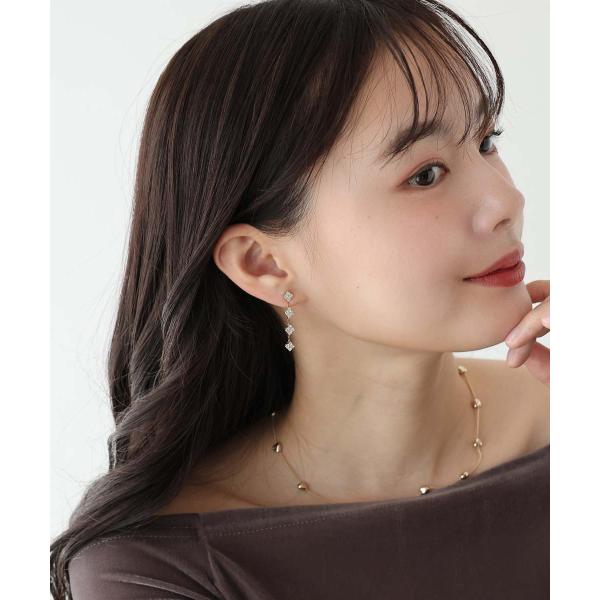 4連ビジューピアス