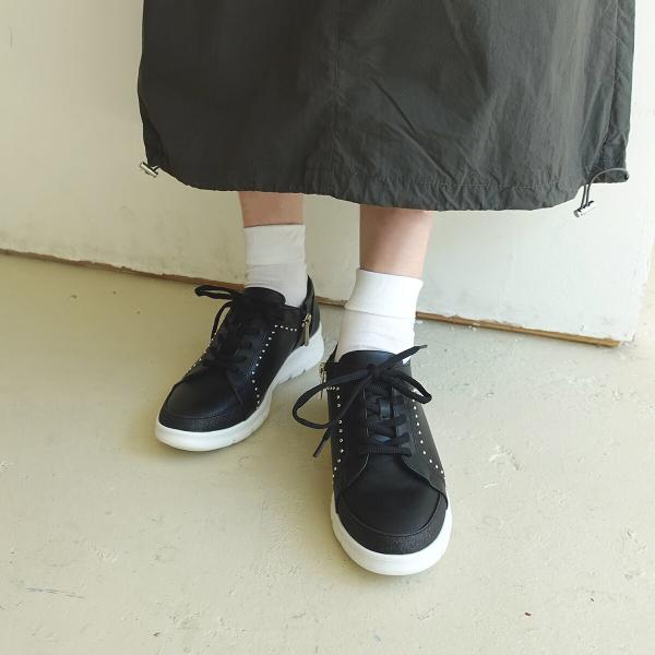 スタッズスニーカー/TM24553