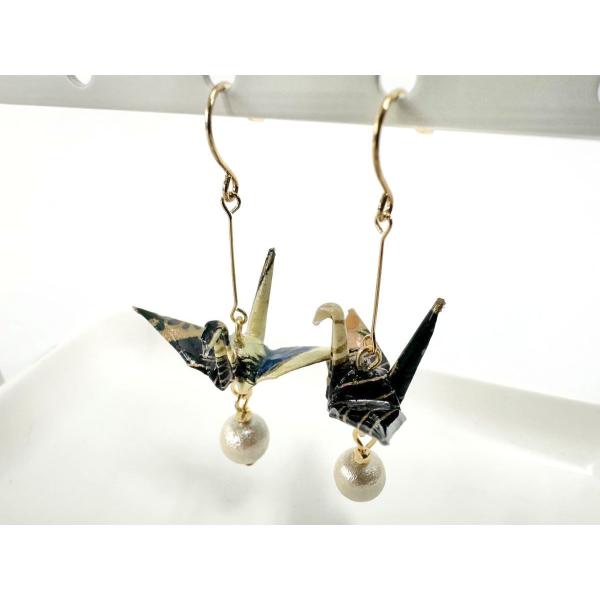 鶴パールピアス　黒