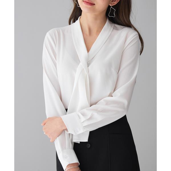 とろみ生地ボウタイブラウス