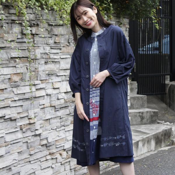 ポリエステルナイロンブロード リレーフラワーステッチ刺繍コート