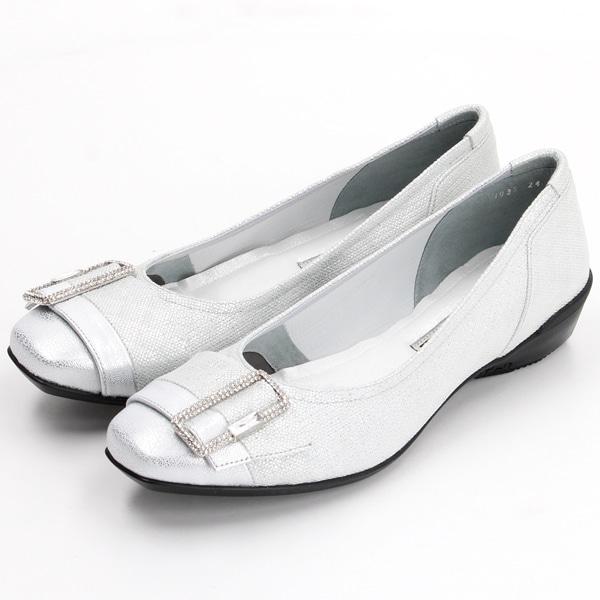 バックルモチーフスタイリッシュコンフォートパンプス