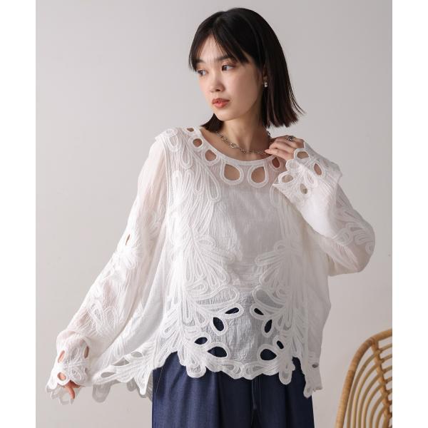エンブロイダリーブラウス