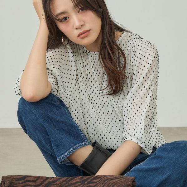 【洗える／ドット柄／凹凸素材】袖コンシャスドルマンブラウス