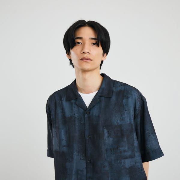 City Ambient Products: オープンカラー ウォール プリント シャツ