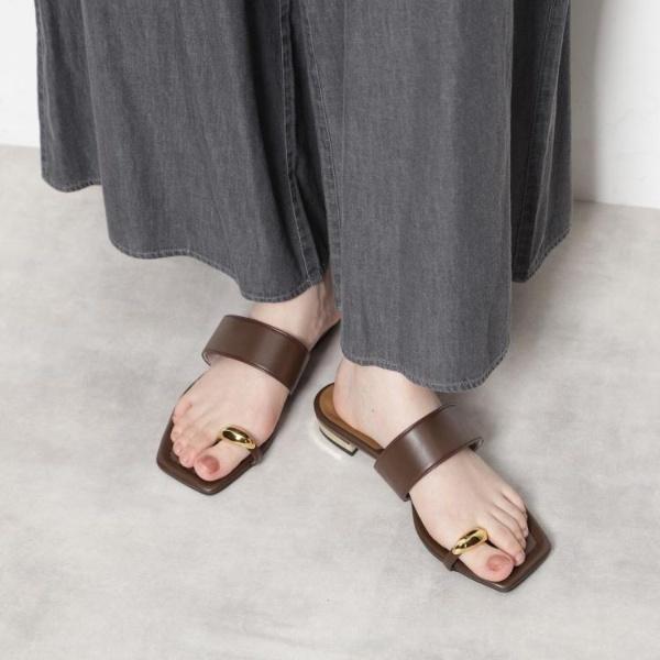ゴールドリングトングフラットサンダル