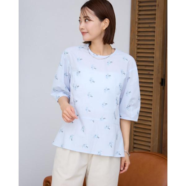 刺しゅう入りラッフルブラウス