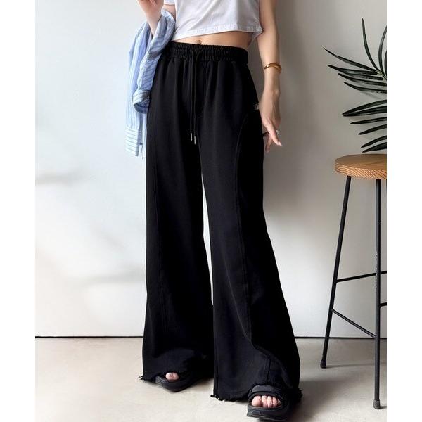 《JaVaジャバコラボ》ディティールで差が付く。裾クラッシュ裏毛美脚フレアパンツ