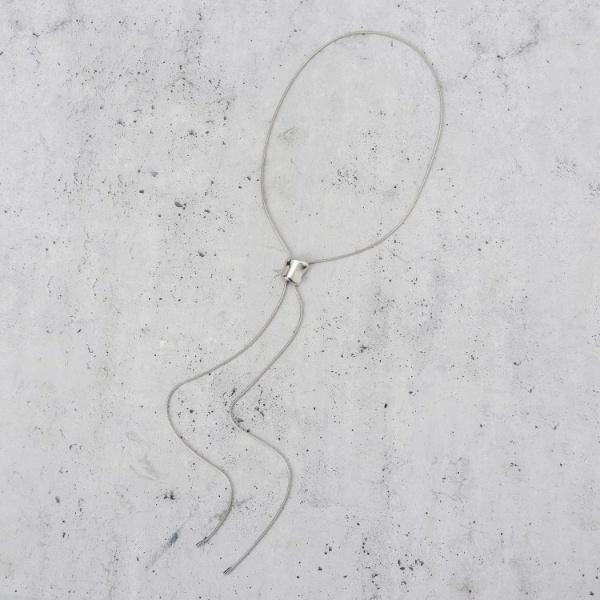 ループタイメタルネックレス