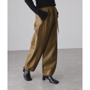 ADAM ET ROPE'（アダムエロペ） パンツ シンセティックレザートラック