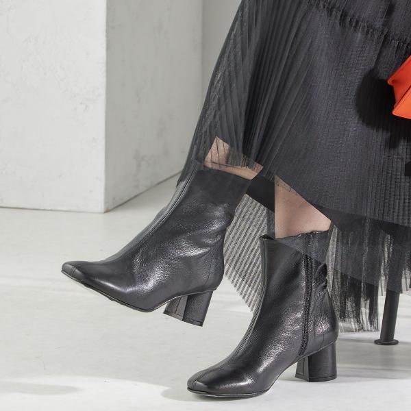 MARIAN: オブリーク トゥ ブーツ