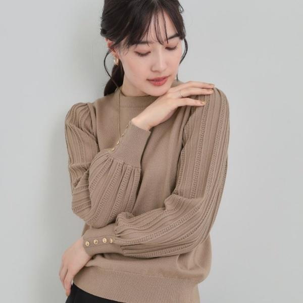 コンパクト見えが大人かわいい お袖編み柄ニット