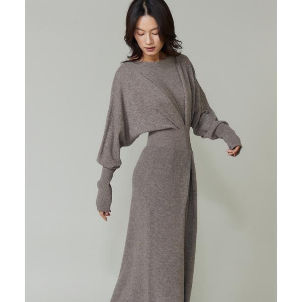 《大きいサイズ》タックデザインニットワンピース