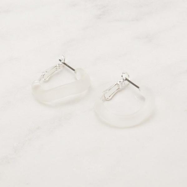 カラーアクリルフープピアス