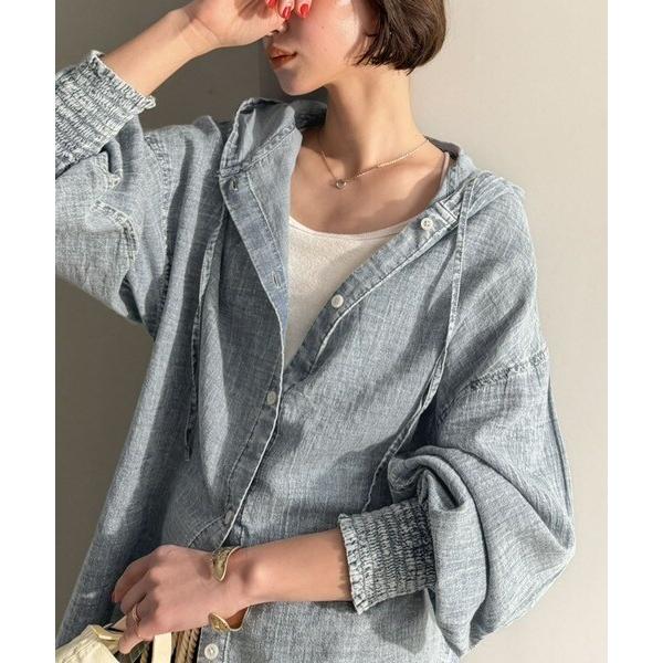 《JaVaジャバコラボ》さらりと。コットン100％フード付き袖シャーリングシアーデニムシャツ（長袖）