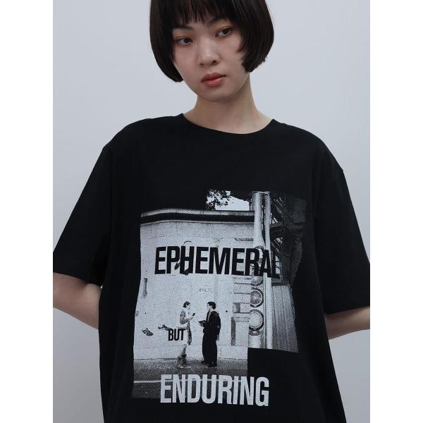 モノクログラフィックTシャツ