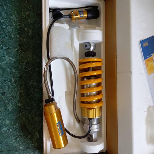 オーリンズ　絶版品ラスト1点　CBR1100XX　(01-06)　HO518