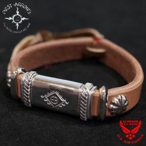 FIRST ARROW's（ファーストアローズ） K18付 フチ付カラ草彫り