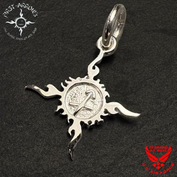 ポイント2倍!!ファーストアローズ プラチナ 透かしマークメタル ペンダントトップ FIRST AR...