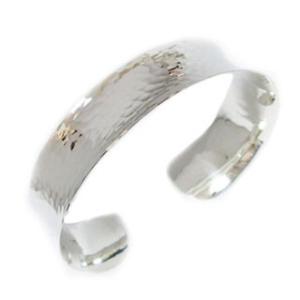 ロエベLOEWE シルバーバングル カットアウトデザイン ロエベLOEWE シルバーバングル カットアウトデザイン LOEWE（ロエベ