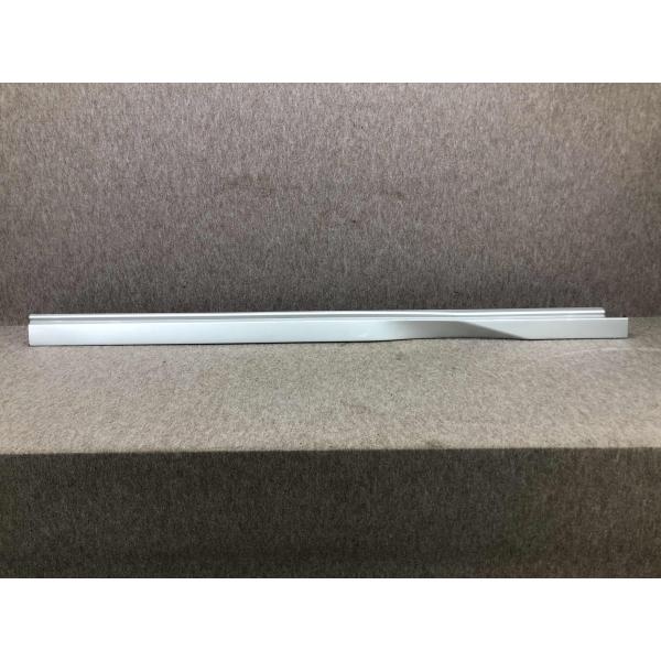 日産 セレナ ハイウェイスター e-POWER C28/GC28/GFC28 純正 右 サイドステッ...