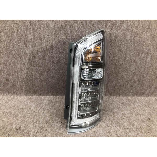 美品 磨き済み ステップワゴン スパーダ RK5/RK6 右テールランプ STANLEY W0587