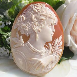 CAMEO（カメオ） デザインCarlo Parlati, 彫刻Patrizia Parlati シェル