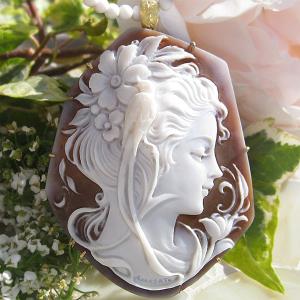 Ali✤シェルカメオブローチ✤K18✤『巻き髪の美少女』✤ 楽天市場】Ciro Accanito作シェルカメオK18 SILVERペンダントブローチ