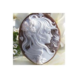 CAMEO Raffaele Madonna作 シェルカメオ ルース【風に舞うリーフ CAMEO Raffaele Madonna作 シェルカメオ ルース【風に舞うリーフ