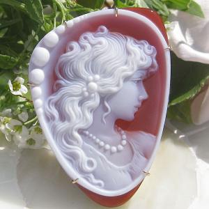 銀座天賞堂☆K18枠☆美麗☆絵画のようなカメオ☆ブローチ&ペンダントトップ CAMEO（カメオ） ペンダント【薔薇の髪飾り】Raffaele Madonna作