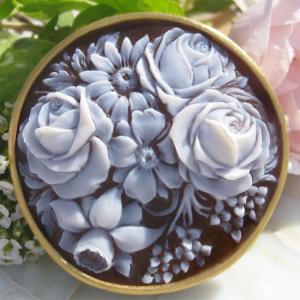 CAMEO（カメオ） 希少な薔薇の正面モチーフ Luciano Giannini作 シェル