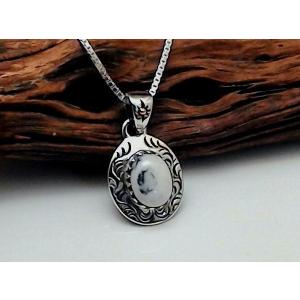 激カワ）ホワイトバッファローネックレス（ホワイトターコイズ