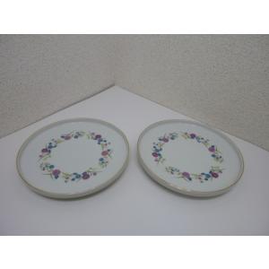 昭和レトロ　裏にＮマークの入った花文様の丸皿　２枚組　中古