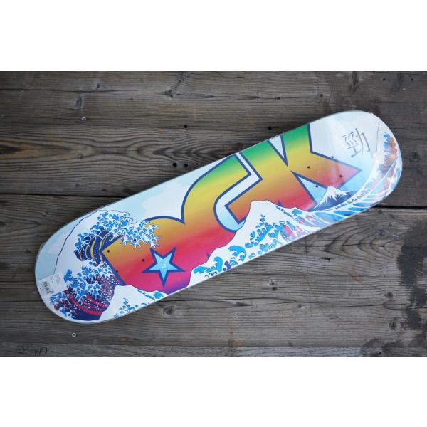 64【DGK 】TSUNAMI  サイズ 8.1 ×31.8 　スケートボード デッキ