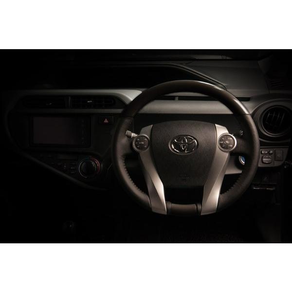【REAL レアルステアリング　オリジナルシリーズ　パールセレクション】トヨタ　プリウスα （40系...