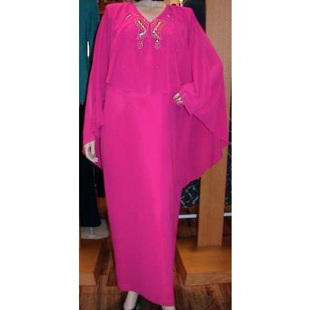 ワンピースドレス胸前刺繍入り